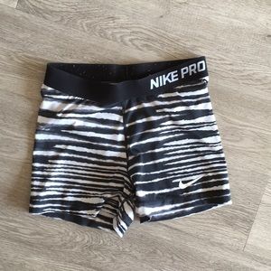 Women’s Nike pro athletic work out shorts